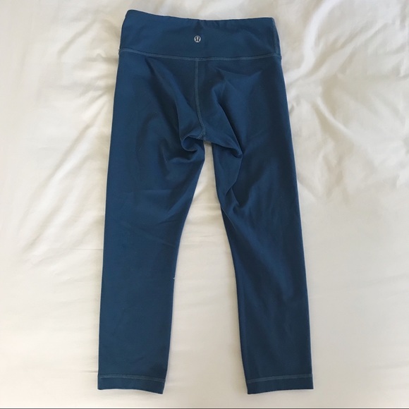 Lululemon Wunder Under Crop - Picture 4 of 6